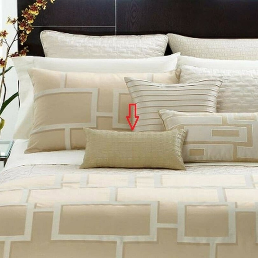 NEW $80 Hotel Collection Maze 10" x 18" Decorative Pillow Natural Khaki - Picture 8 of 8